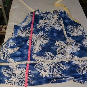 Apt. 9 Blue and White Leaf Pattern Top